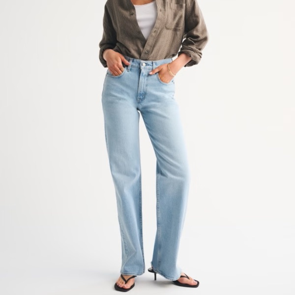 Abercrombie High Rise 90s Relaxed Jean light wash 27LONG - Picture 3 of 9